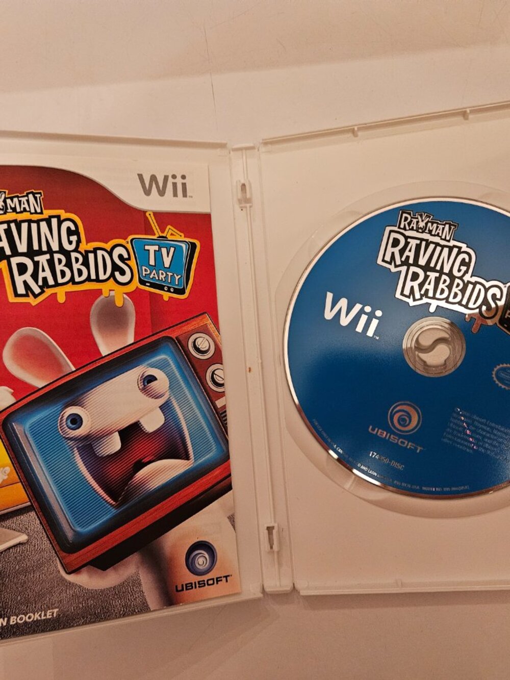 Wii Sports Pack and Raving Rabbids Game - Picture 4 of 7